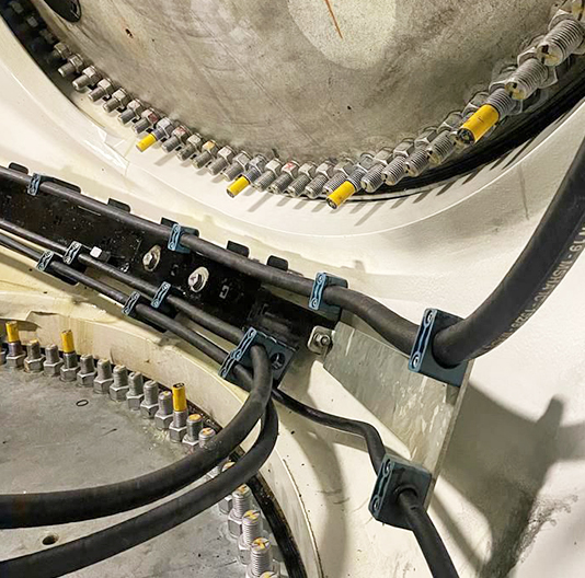 べスタス風力発電のブレードボルトの緩みを監視するインターボルト